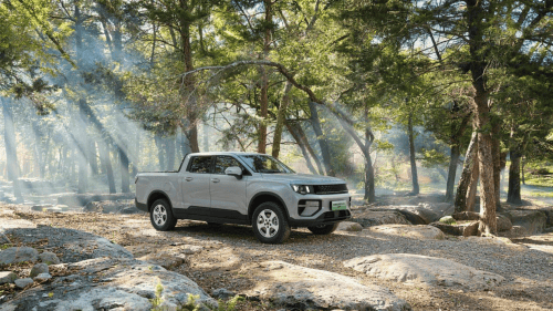 雷达皮卡专治西南山路、东北极寒新葡京雷神电混 + 智能四驱！(图3)